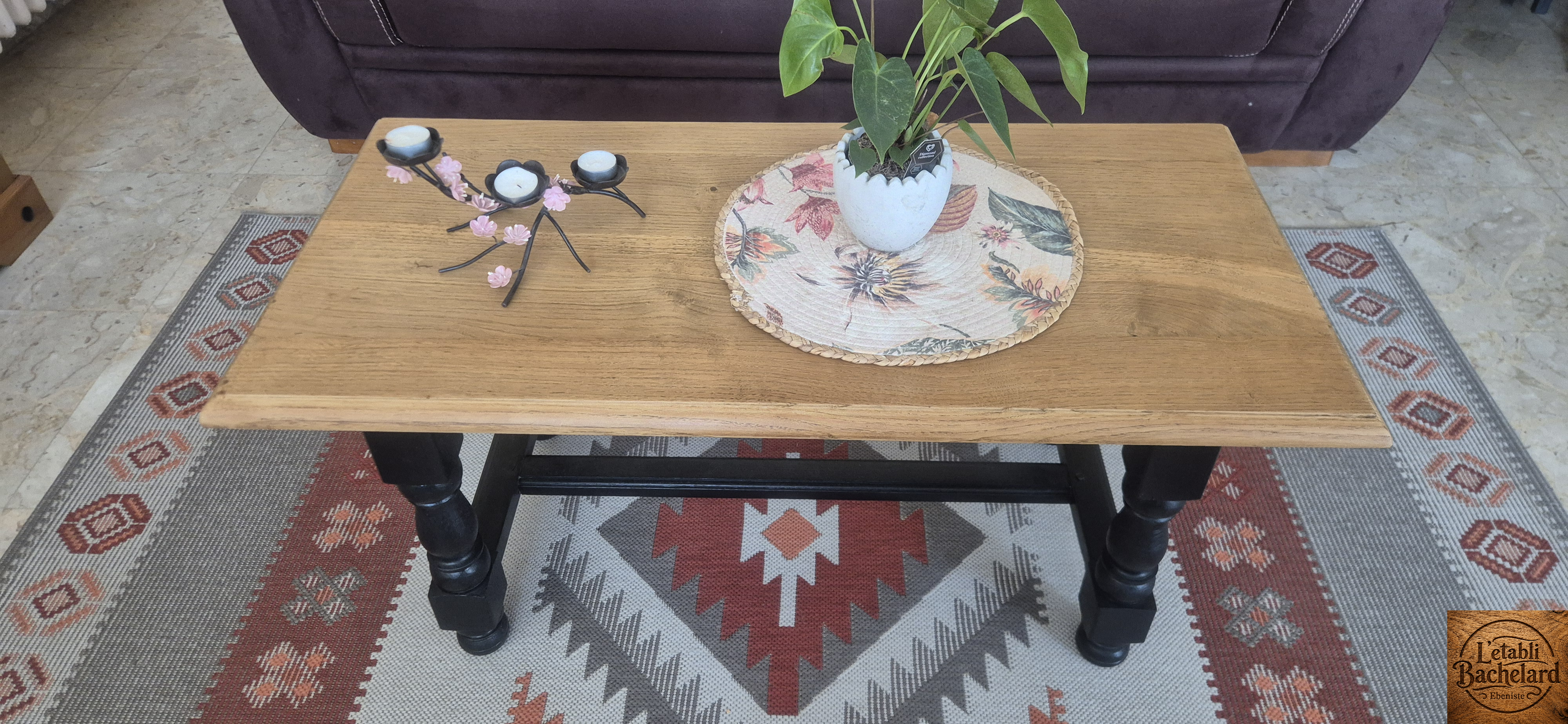 Table basse relooké en bois massif - Pièce unique