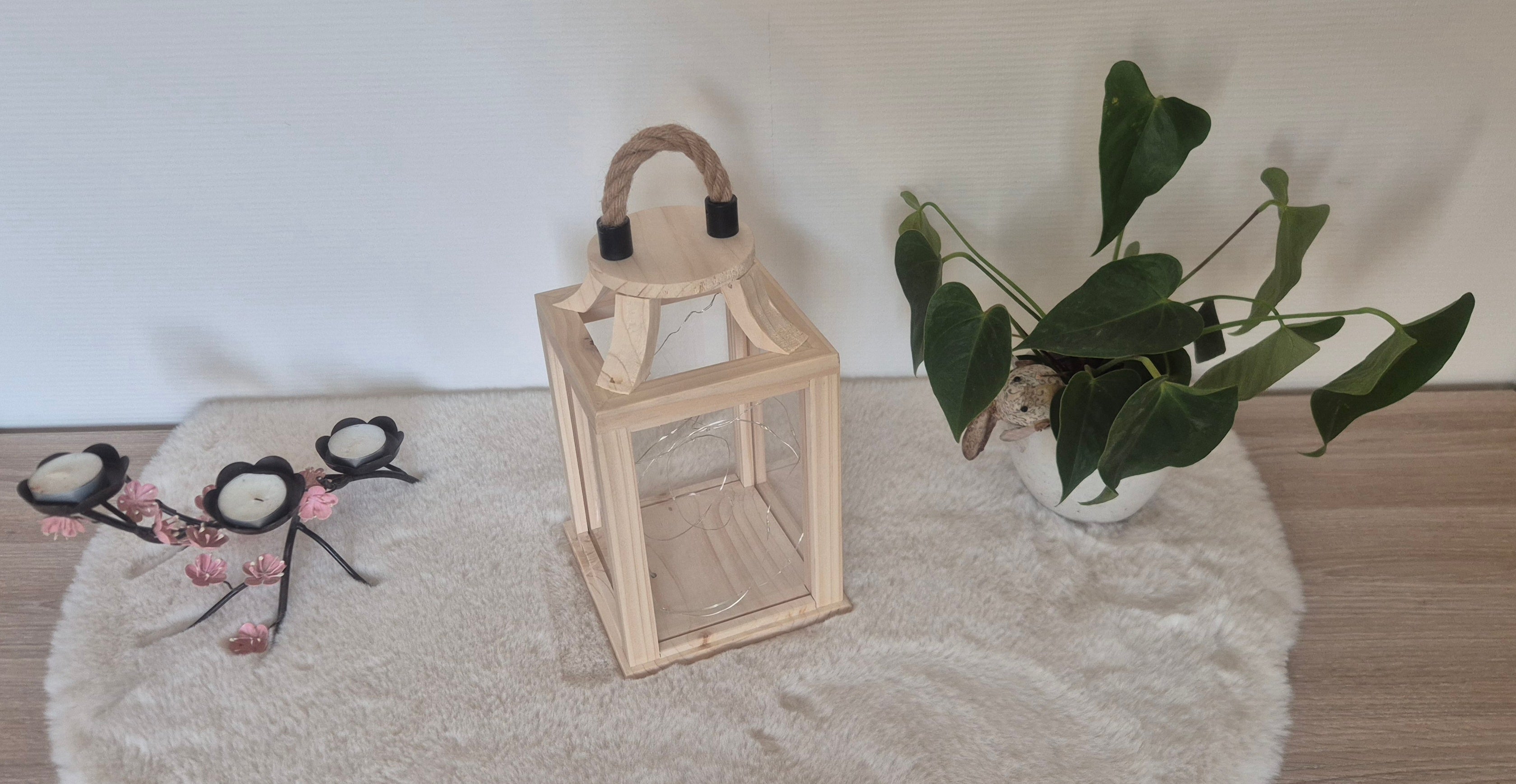 Lanterne lumineuse en bois massif